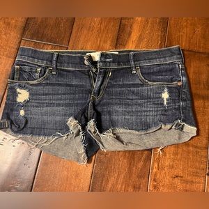 Almost NEW; ripped blue denim shorts